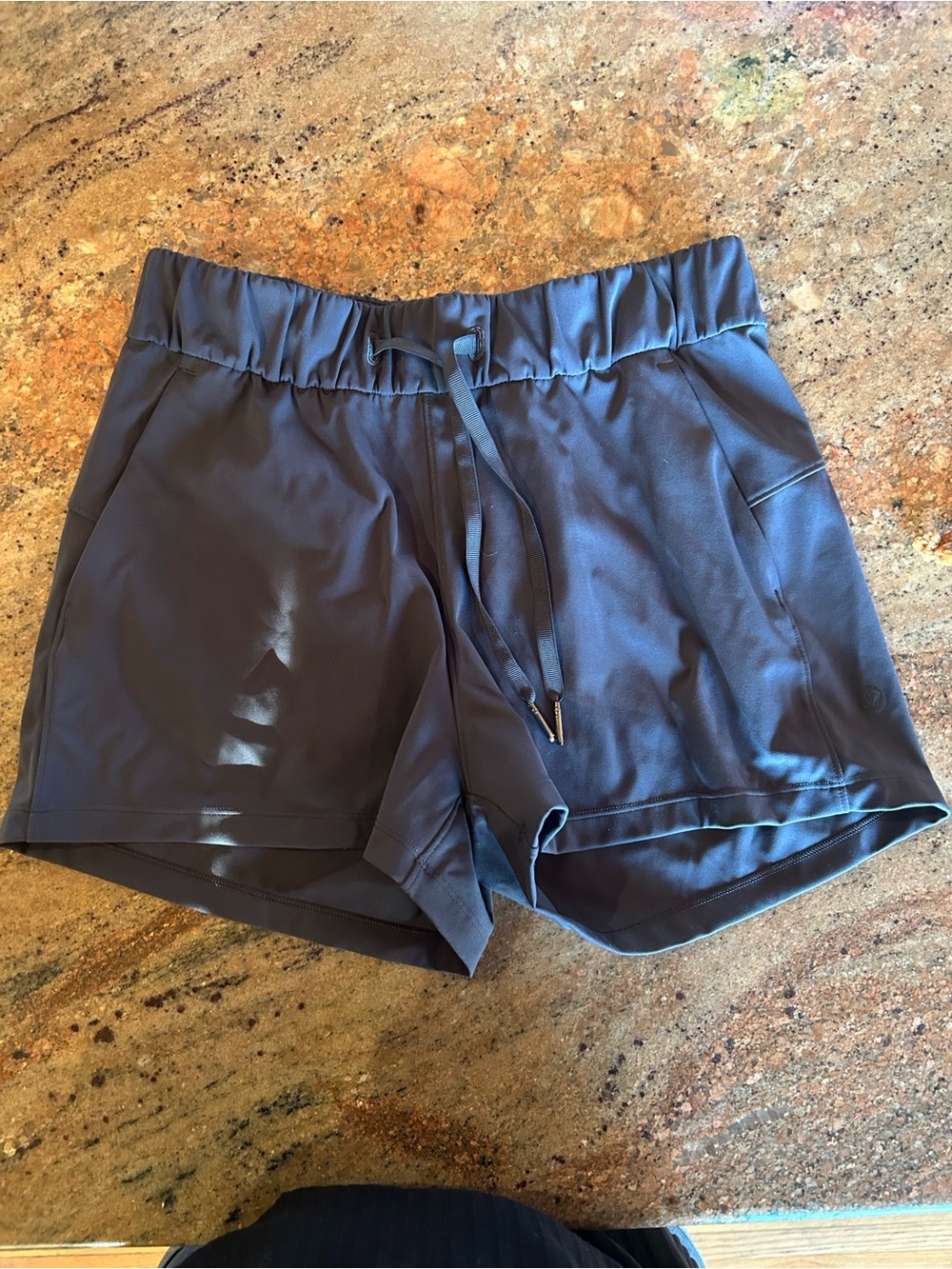 Lululemon on the fly Women’s Active Elastic-Waist Shorts - Gray
